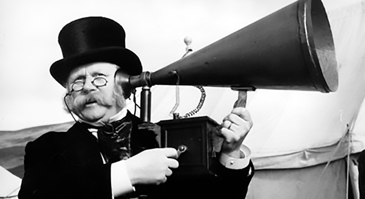Ear Trumpet, photo from the Ronald Grant Archive